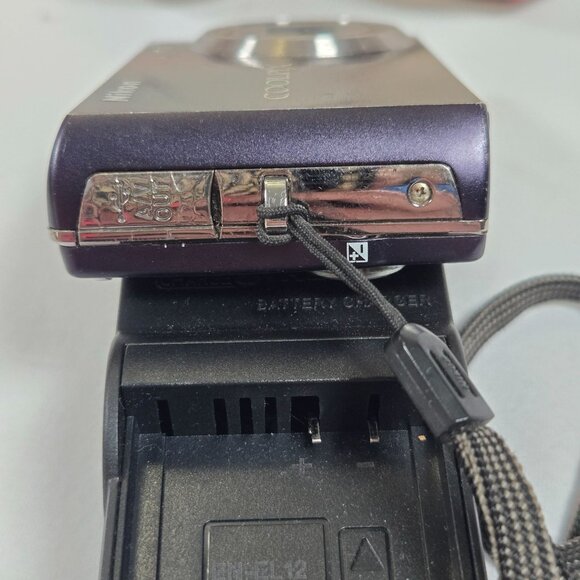 Nikon Coolpix S610 10 MP Digital Camera With 4x Zoom PARTS REPAIR ONLY - Picture 6 of 9
